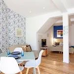 Alfama Iii - French Balcony And Smart Check-in * リスボン