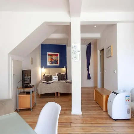 Alfama Iii - French Balcony And Smart Check-in * Lisboa