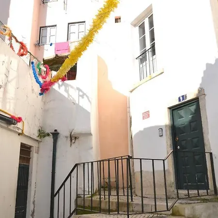 Alfama Iii - French Balcony And Smart Check-in 아파트 *