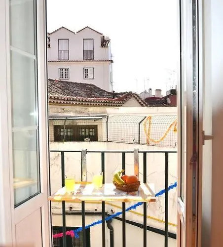 Alfama Iii - French Balcony And Smart Check-in *